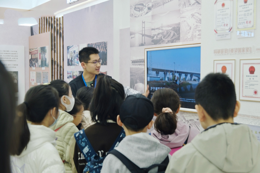 1718673939649-607446c2-29a6-48eb-8a62-855e344bc36f